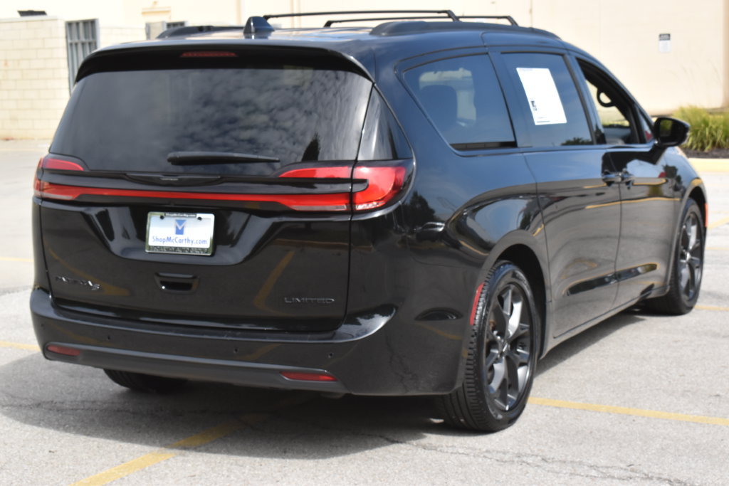 Used 2025 Chrysler Pacifica Limited FWD image 14