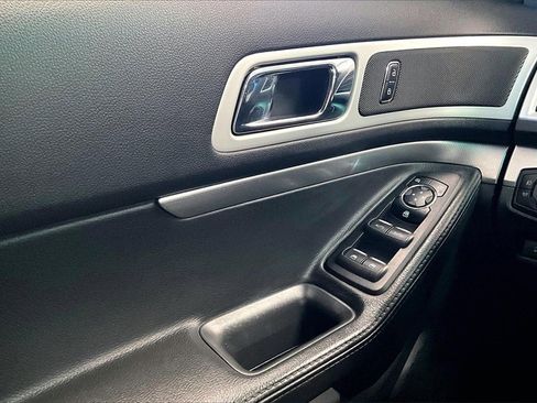 Used 2014 Ford Explorer XLT w/ Equipment Group 202A image 37