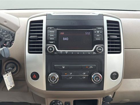 Used 2015 Nissan Frontier SV AWD/4WD image 21