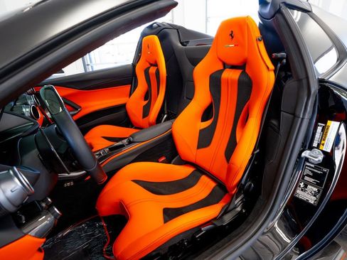 Used 2023 Ferrari 812 GTS RWD image 31