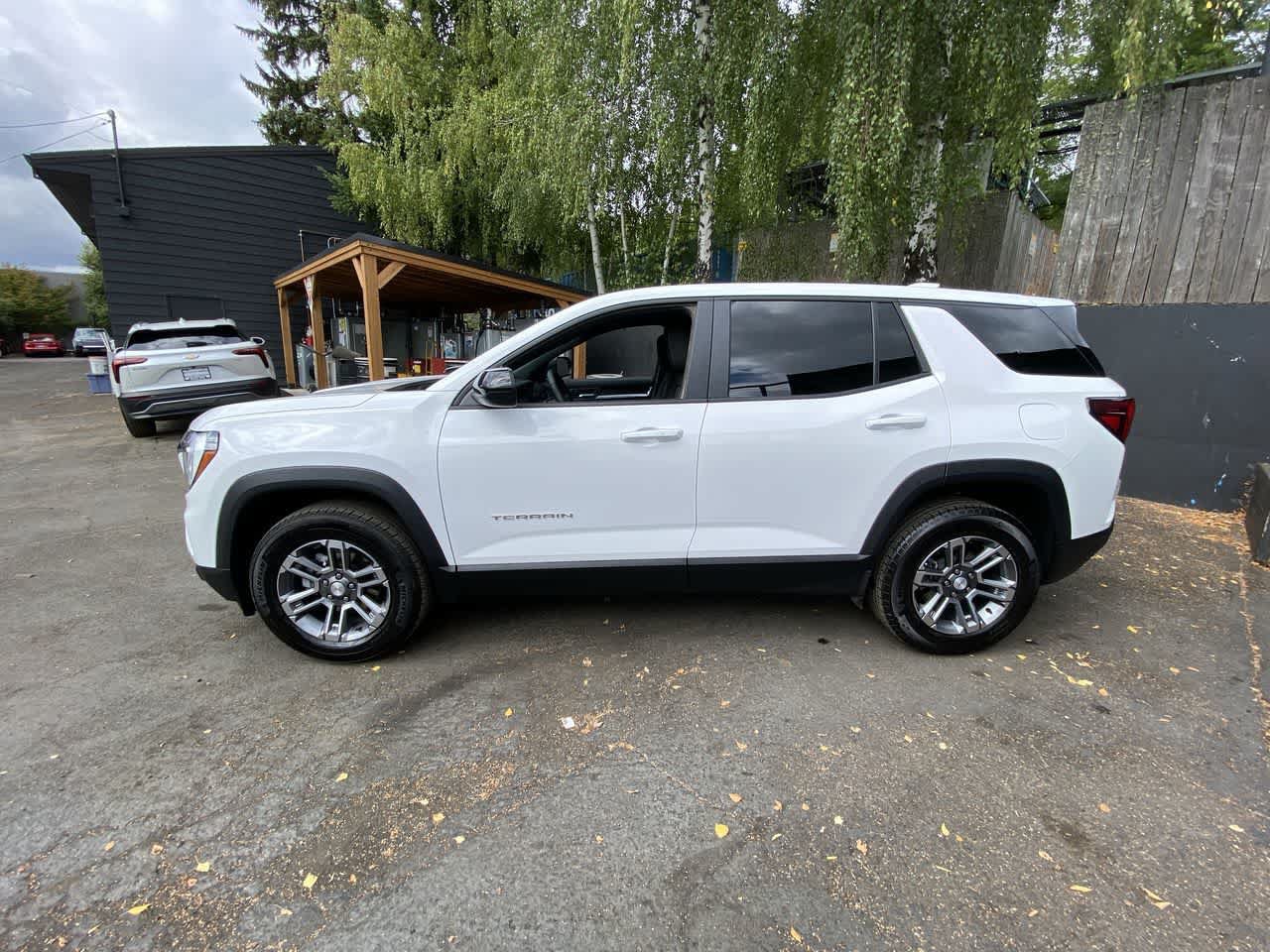 Used 2026 GMC Terrain Elevation AWD/4WD image 3
