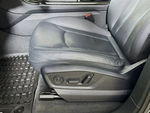 Used 2022 Audi Q7 3.0T Premium w/ Convenience Package image 22