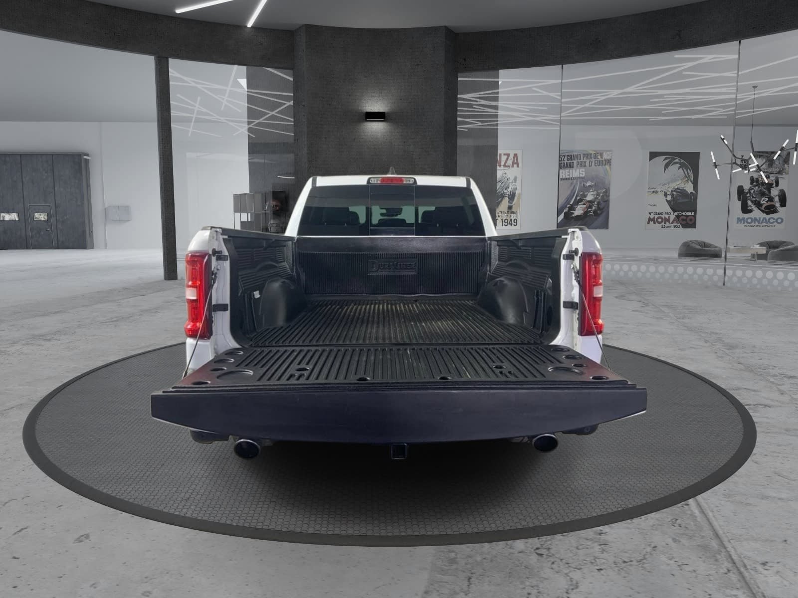 Used 2025 RAM 1500 Laramie AWD/4WD image 6