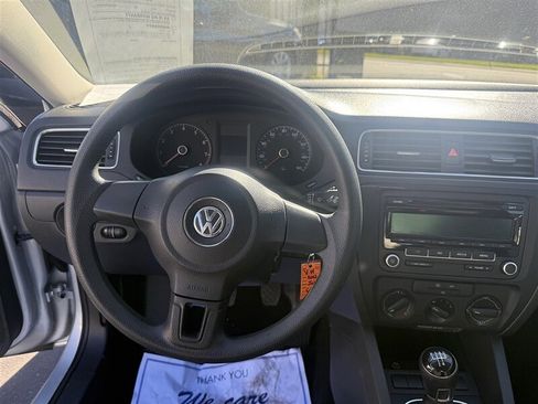 Used 2012 Volkswagen Jetta Sedan FWD image 8