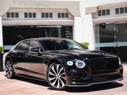 Used 2022 Bentley Flying Spur Plug-In Hybrid AWD/4WD image 1