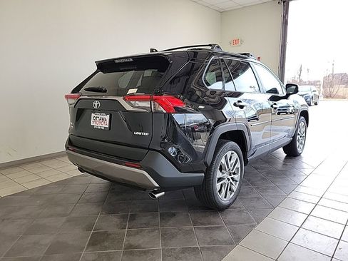 Used 2025 Toyota RAV4 Limited image 5