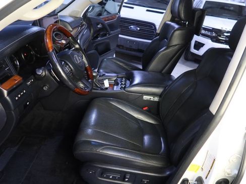 Used 2017 Lexus LX 570 4WD image 21