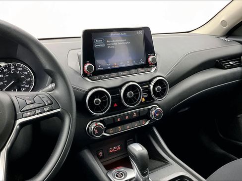 Used 2025 Nissan Sentra SV image 7