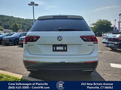 Certified 2021 Volkswagen Tiguan SE w/ Panoramic Sunroof Package AWD/4WD image 28