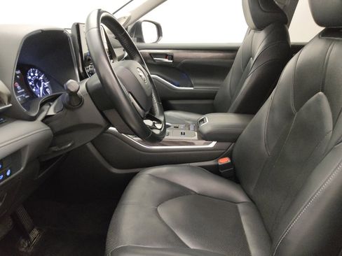 Used 2020 Toyota Highlander Limited image 17
