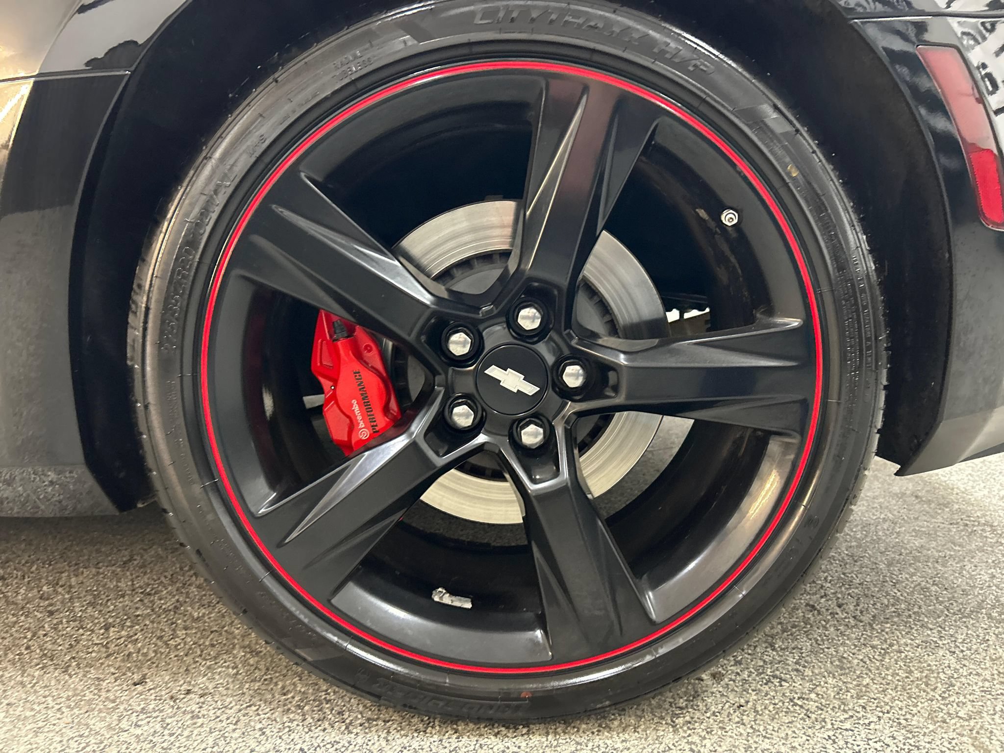 Used 2018 Chevrolet Camaro SS RWD image 7