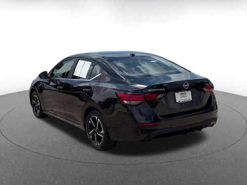 Used 2025 Nissan Sentra SV FWD image 9