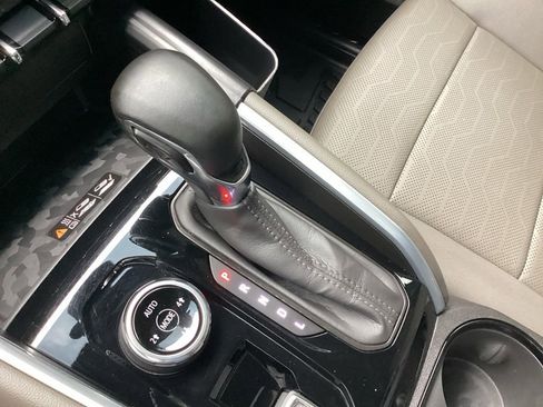 Used 2024 Chevrolet Colorado ZR2 w/ ZR2 Convenience Package III image 57