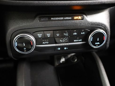 Certified 2025 Ford Escape ST-Line AWD/4WD image 17
