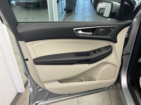 Used 2021 Ford Edge Titanium AWD/4WD image 9