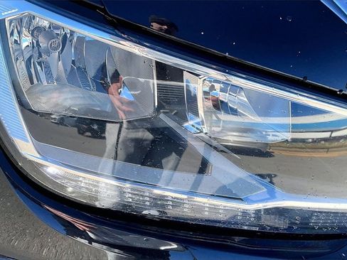 Used 2019 Volkswagen Tiguan SE image 22