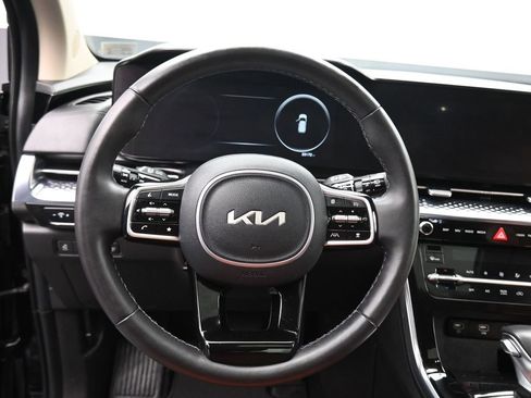 Used 2024 Kia Carnival SX Prestige image 15