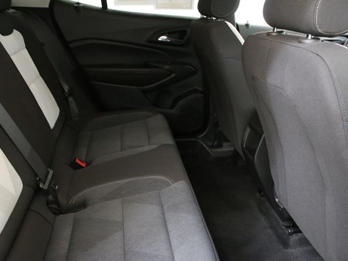 Used 2024 Chevrolet Trax LS w/ Driver Confidence Package FWD image 31