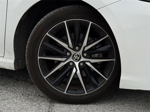 Used 2024 Toyota Camry SE image 30