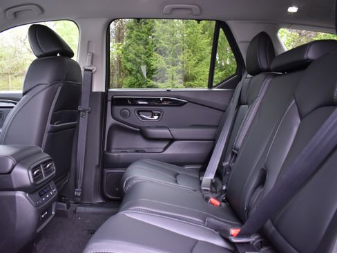 New 2025 Honda Pilot EX-L image 14