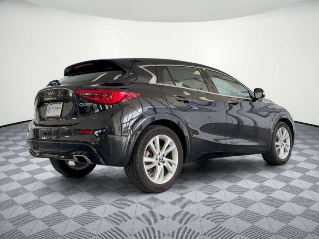 Used 2018 INFINITI QX30 FWD image 9