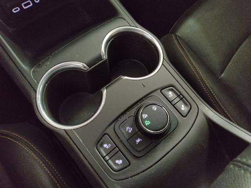 Used 2021 GMC Terrain SLT image 26