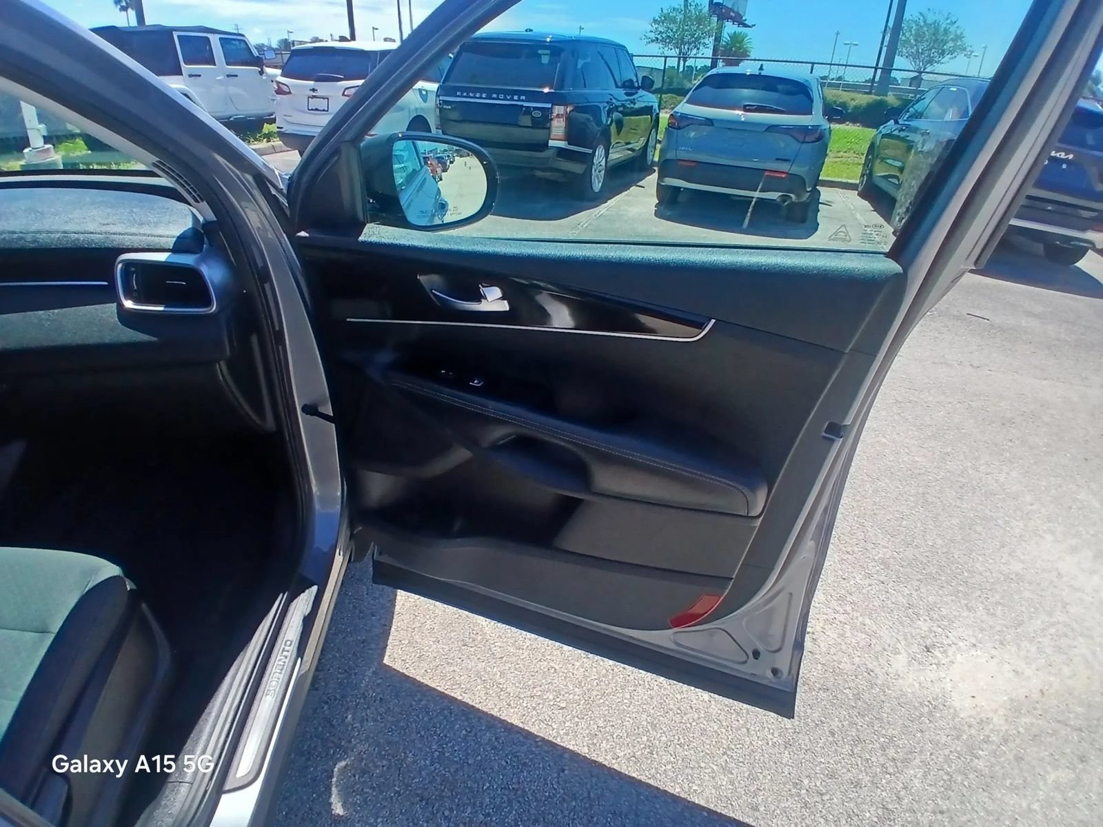 Used 2020 Kia Sorento S FWD image 26