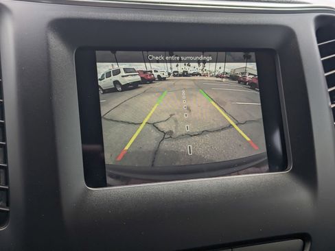 Used 2019 Jeep Cherokee Latitude Plus FWD image 11