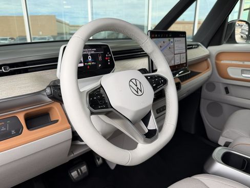 Used 2025 Volkswagen ID. Buzz 1st Edition RWD image 33