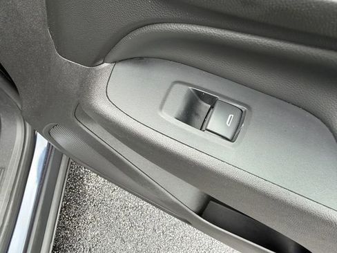 Used 2019 Chevrolet Equinox LT FWD image 31