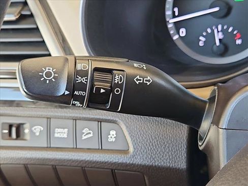 Used 2018 Hyundai Santa Fe Sport w/ 2.4L Value Package 02 FWD image 16