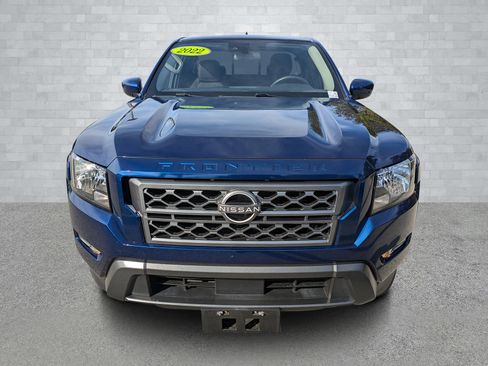 Used 2022 Nissan Frontier SV image 3