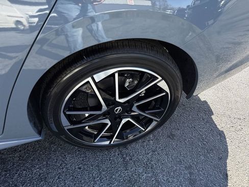 New 2025 Nissan Sentra SR w/ SR Premium Package FWD image 21
