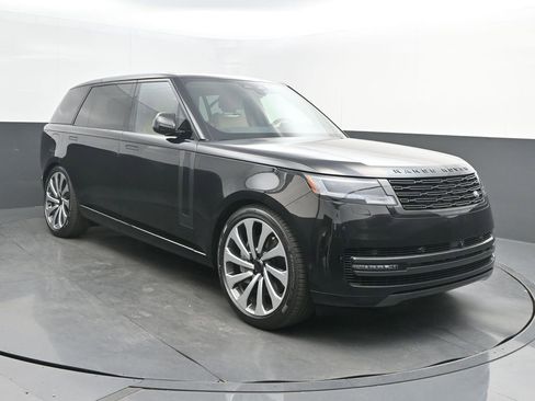 New 2026 Land Rover Range Rover Long Wheelbase SE AWD/4WD image 9