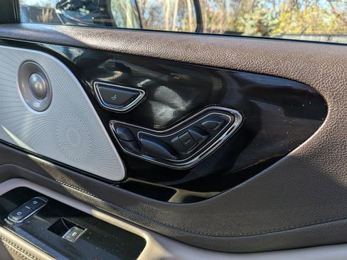 Certified 2022 Lincoln Aviator Reserve w/ Equipment Group 201A image 12