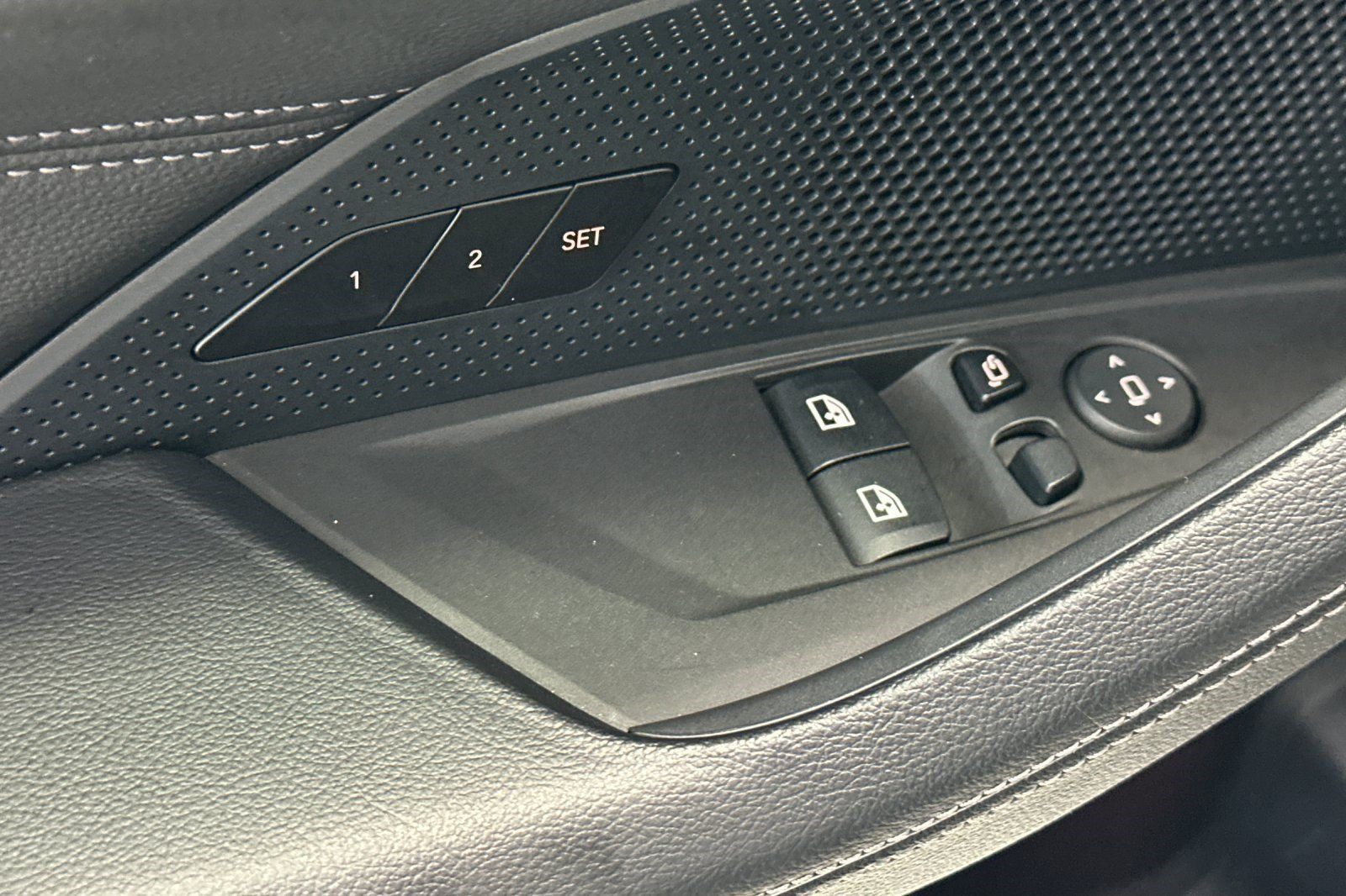 Used 2022 BMW 430i Coupe w/ Convenience Package RWD image 13