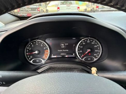 Used 2022 Jeep Renegade Latitude w/ Convenience Group AWD/4WD image 25