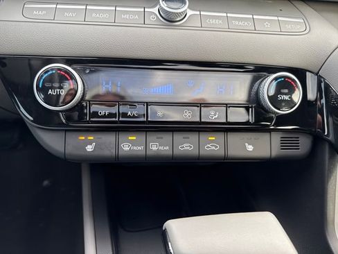 Certified 2025 Hyundai Elantra SEL w/ Cargo Package image 32