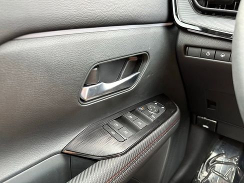 New 2025 Nissan Kicks SR w/ SR Premium Package image 17