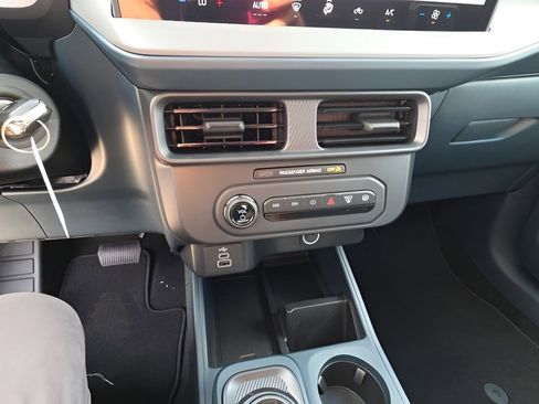 New 2025 Ford Maverick XL image 15