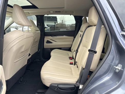 Used 2023 INFINITI QX60 Sensory w/ Cargo Package image 17