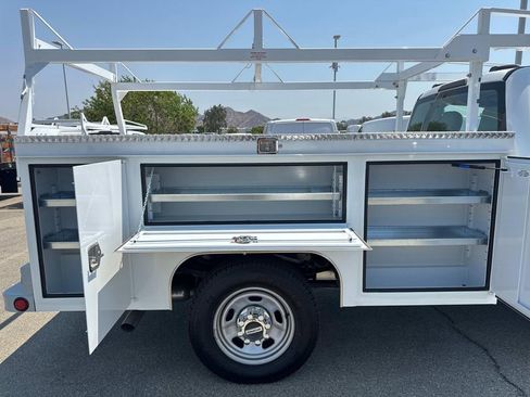 New 2025 Ford F350 XL w/ XL Chrome Package image 19