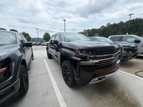 Used 2020 Chevrolet Silverado 1500 High Country w/ Technology Package AWD/4WD image 8