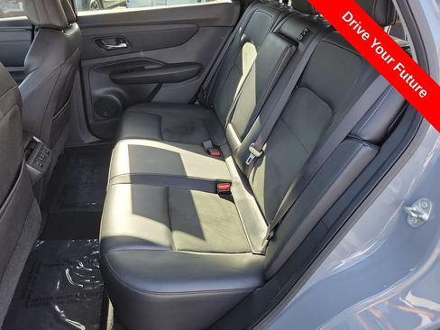 Used 2025 Nissan Ariya FWD image 25
