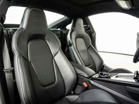 Certified 2024 Porsche 911 Carrera GTS image 21