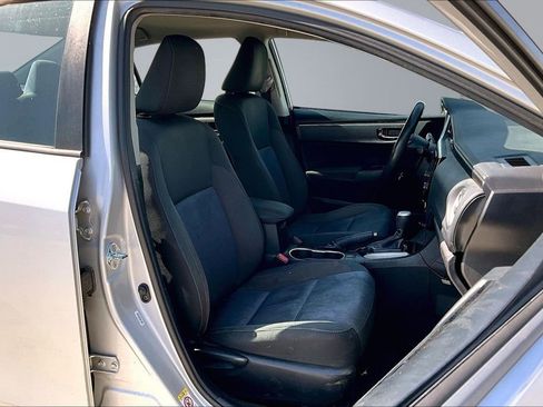 Used 2017 Toyota Corolla XSE FWD image 16