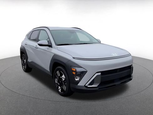Used 2025 Hyundai Kona SEL image 3