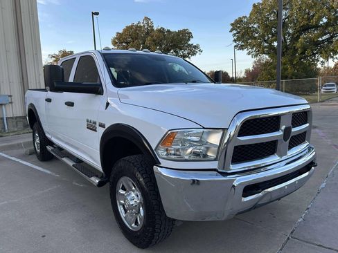 Used 2018 RAM 2500 Tradesman w/ Chrome Appearance Group image 4