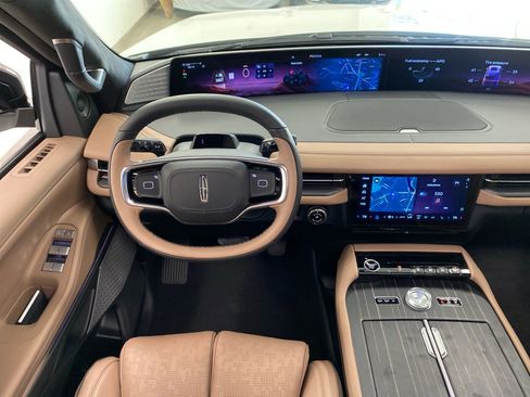 New 2025 Lincoln Navigator Black Label image 17