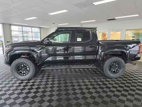 New 2026 Toyota Tacoma TRD Sport image 7
